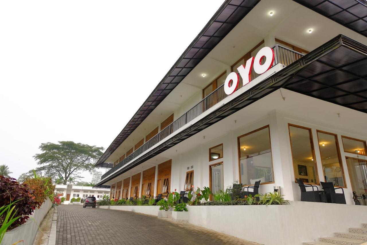 Oyo 446 Hotel Kawi Surapatha Μαλάνγκ Εξωτερικό φωτογραφία