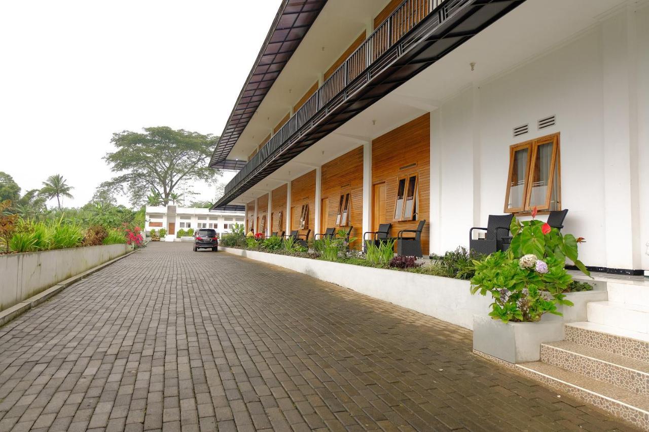 Oyo 446 Hotel Kawi Surapatha Μαλάνγκ Εξωτερικό φωτογραφία